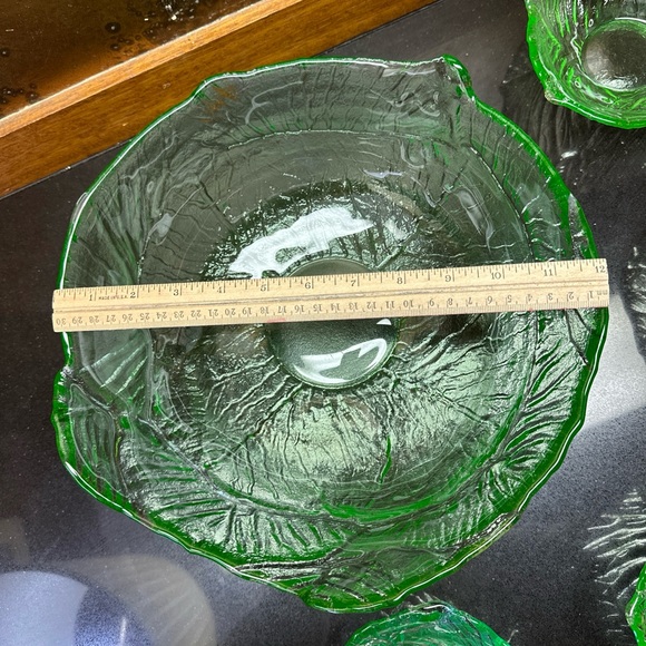 Viking Glass Green Lettuce Cabbage Leaf Salad Serving Bowl Set 4 Small 1 Large - Picture 8 of 10
